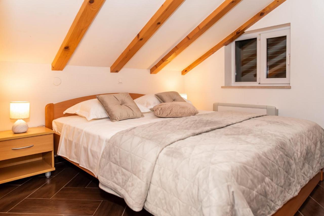 Apartment Sutalo *